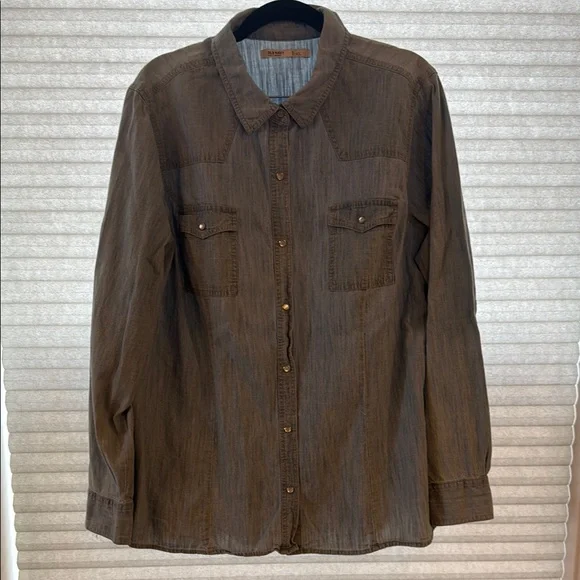 Old Navy Denim Snap Down Shirt - Picture 1 of 6